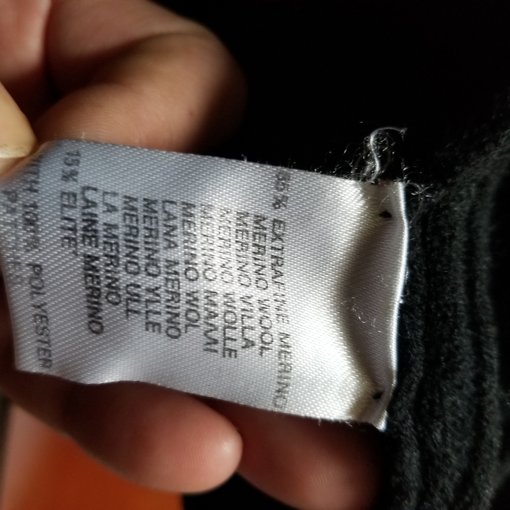 Burberry Sweater /Jacket - Picture 9 of 9